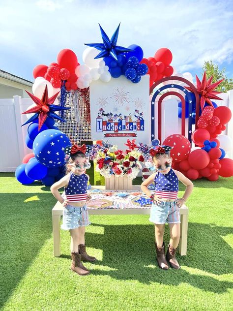 4th Of July Party Ideas, 4th Of July Photos, Happy Birthday America, Fourth Of July Decor, Instagram Family, The Fourth Of July, Family Food, Happy 4th Of July, 4th Of July Party