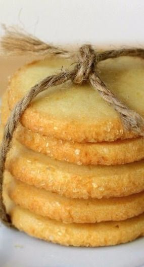 Lemon Ice Box Cookies, Icebox Cookies Old Fashioned, Refrigerator Cookies Recipes, Ice Box Cookies, Refrigerator Cookies, Messy Look, Box Cookies, Icebox Cookies, Lemon Cookies Recipes