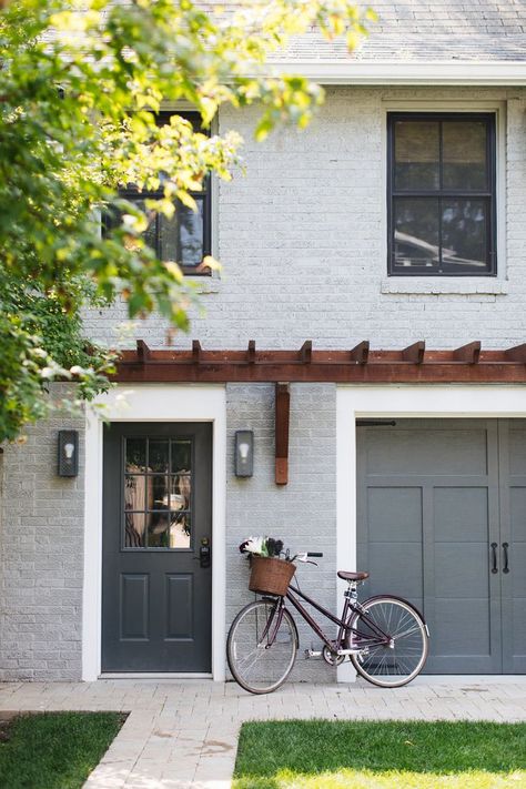 Grey Painted Brick, Grey Brick Houses, Grey Exterior House Colors, Painted Brick Exteriors, Garage Guest House, Painted Brick House, Urban Cottage, Brick Exterior House, Grey Exterior