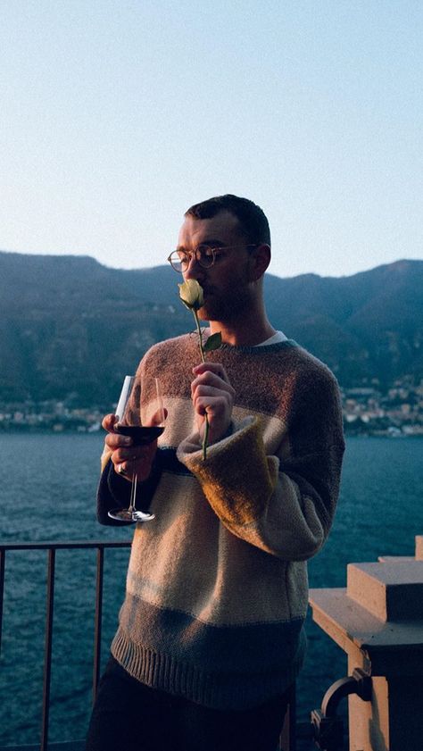 Sam Smith - Lake Como - Feb 2018 Sam Smith Aesthetic, Frederick Smith, Home Screen Lock Screen, Matchbox Twenty, Screen Lock, Calvin Harris, Tablet Wallpaper, Sam Smith, Country Music Singers