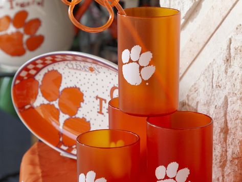 Clemson Crafts, Clemson Tailgate, University Food, Clemson Fans, Bird Barn, Burlap Door Hangers, Tiger Paw, Clemson University, Flamingo Bird