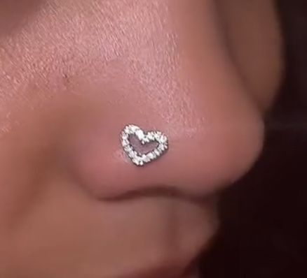 Surface Piercing Face, Surface Piercing, Piercing Inspo, Face Piercings, Cute Piercings, Cute Tattoos For Women, Heart Face, Pretty Tattoos, Cute Tattoos