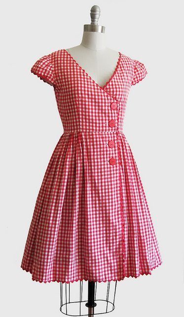 Comic Con Outfits, Red And White Gingham, Salwar Kamiz, Fashion 1950s, Vintage 1950s Dresses, Checkered Dress, Vestidos Vintage, Frock Design, 1950s Dress