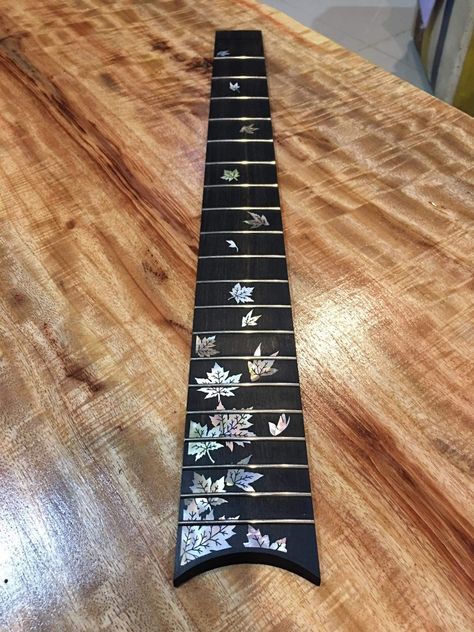 Guitar Inlay Design, Guitar Fretboard Design, Musical Crafts, Acoustic Guitar Art, Instrument Craft, Custom Acoustic Guitars, Yamaha Guitar, Guitar Inlay, Guitar Fretboard