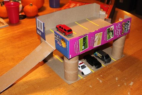 Caixa de Cereals - Aparcament Parking Ramp, Diy Cereal, Cereal Box Craft, Happy Home Fairy, Parking Garage, Cardboard Crafts, Parking Lot, Diy Toys, Car Parking