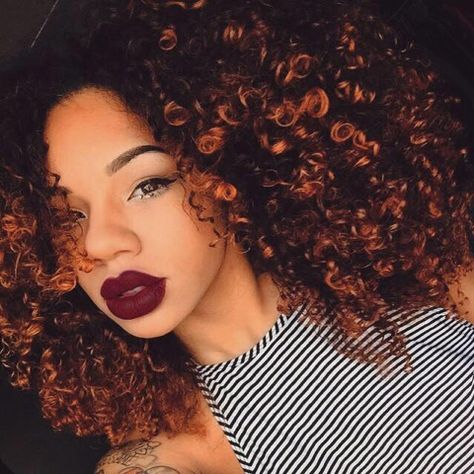 Burgundy Blonde Hair, Diy Curls, Ombre Curly Hair, Girls Natural Hairstyles, Colored Curly Hair, Beautiful Curls, Brown Blonde Hair, Hair Crush, Beautiful Lips