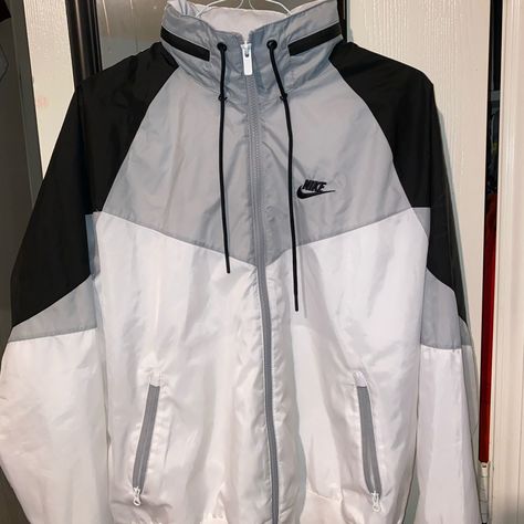 Nike Windrunner Windbreaker New Without Tags Never Worn Size Medium Black Gray And White. Really Nice Jacket And Great Christmas Gift Retail- $110 Baggy Outfit Ideas, Nike Windrunner, Jacket Outfit Women, Guys Clothing Styles, Casual Style Outfits, Black Style, Retro Outfits, Windbreaker Jacket, Nike Sportswear