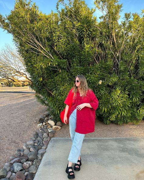 repeating this outfit today, apparently all I wear is red now 🤷🏼‍♀️ Summer outfit, vintage fashion, vintage styling, oversized style, summer street style inspo #streetstyle #summervibes #summerstyle #minimalstyledaily #minimalstreetstyle #vintageclothing #vintagestyle #vintagefashion #summeroutfitideas Red T Shirt Outfit, Red Shirt Outfit, Summer Outfit Vintage, Summer Outfits Vintage, Red Shirt Outfits, Therapist Outfit, Summer Street Style, Minimal Street Style, Teaching Outfits