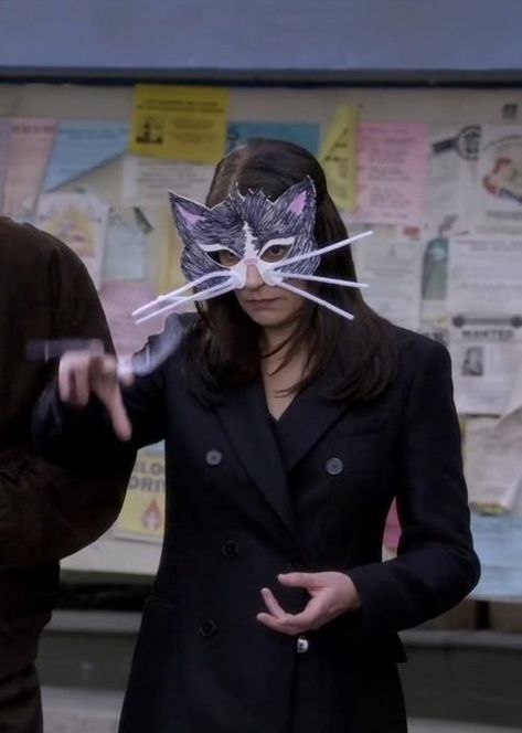 Paget Brewster Funny, Padgett Brewster, Pager Brewster, Drunk History, Emily Prentiss, Paget Brewster, Crimal Minds, Tv Show Games, Cat Mask