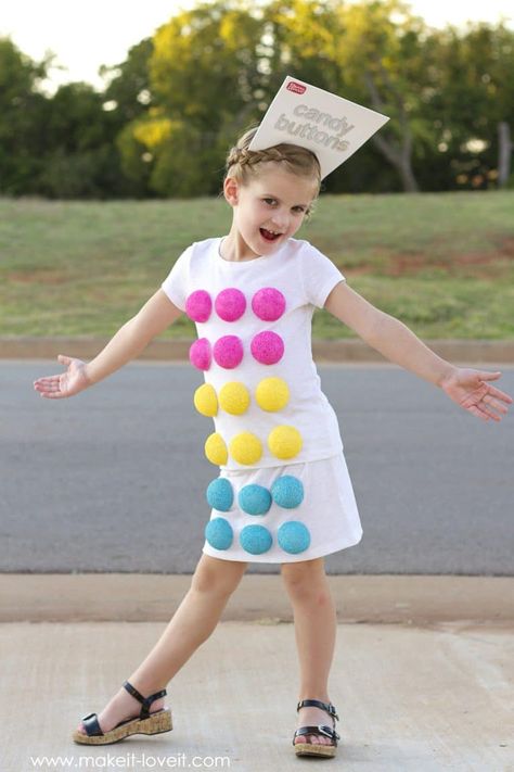 No procrastinating this year! These epic halloween costumes are going to cause shock and awe (and might win you grand prize)! Candy Land Costumes, Candy Halloween Costumes, Epic Halloween Costumes, Halloween Capes, Themed Halloween Costumes, Candy Costumes, Candy Buttons, Retro Candy, Diy Halloween Costumes Easy