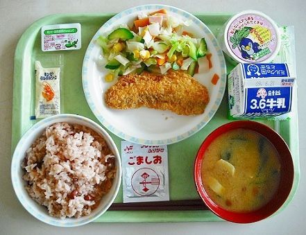 Japanese School Food, Japanese School Aesthetic, Japanese School Lunch, Lunch Japanese, Japan School, Airline Food, Japanese Lunch, Japanese School, School Food