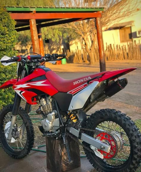 Moto Tornado, Honda Tornado, Tornado 250, Honda Dirt Bike, Honda Scrambler, Cafe Racer Moto, Cool Dirt Bikes, Motorcross Bike, Motos Honda