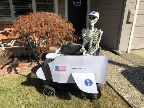 Veer wagon, nasa spaceship Spaceship Wagon Halloween, Spaceship Stroller, Veer Wagon Halloween, Spaceship Wagon, Veer Wagon, Nasa Spaceship, Stroller Wagon, Fall Stuff, Kid Activities