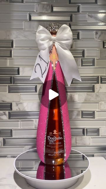 𝐂𝐮𝐬𝐭𝐨𝐦 𝐁𝐨𝐭𝐭𝐥𝐞𝐬 𝐃𝐅𝐖 ✨ on Instagram: "Pink & sparkly is the way into any girls heart 😩🩷✨ loved this Don Julio 1942 🎀
-
-
-
-
-
-
#donjulio #donjulio1942 #donjuliorosado #pink #glitter #coquette #birthdaygirl #21 #kaliuchis #karolg #botellapersonalizada #botellasdecoradas #custommade #custombottles #bottleart #bottleartist #sparklewithnini #dfw #arlington" Don Julio Bottle Decorated, Don Julio Bottle, Decorated Bottles, Girls Heart, Pink Sparkly, Custom Bottles, Bottle Art, Pink Glitter, Bottles Decoration