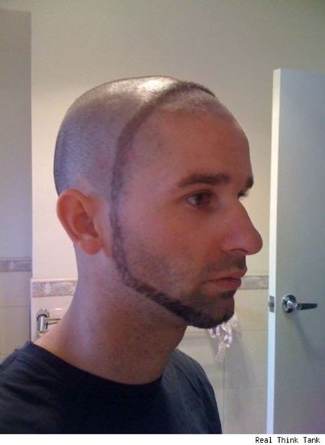 Future crazy haircut? You serious dude? Lol Ugliest Hairstyles, Crazy Haircuts, Crazy Beard, Crazy Hair Styles, Weird Haircuts, Hair Fails, Flat Top Haircut, Mushroom Haircut, Beard Humor