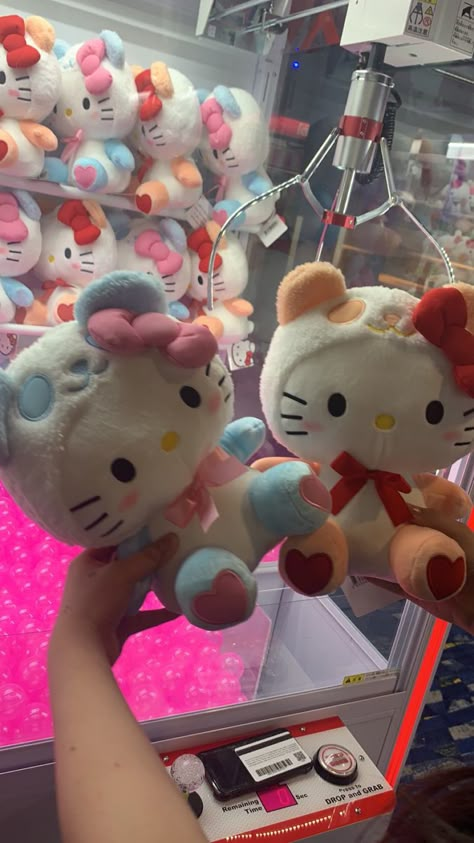 Plushie Claw Machine, Japanese Claw Machine, Sanrio Claw Machine, Claw Machine Aesthetic, Cute Claw Machine, Arcade Claw Machine, Sanrio Cafe, Toy Claw Machine, Claw Game