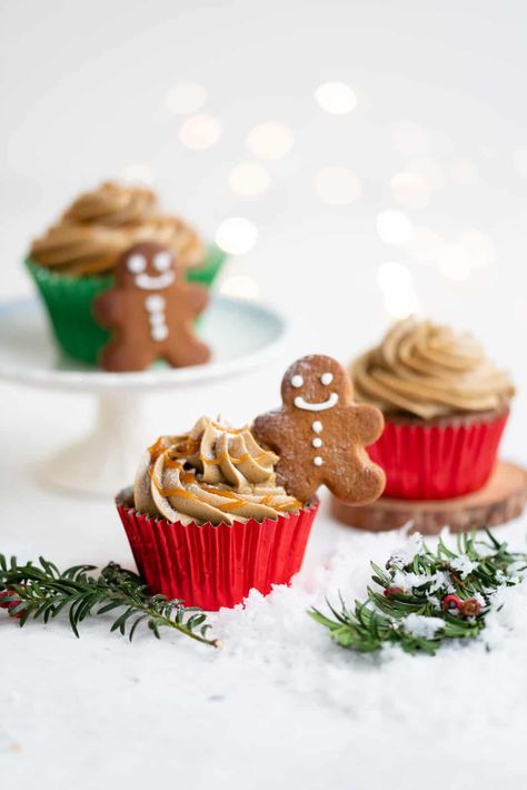 These adorable Gingerbread Cupcakes with Biscoff frosting are easy, festive and delicious! Perfect for baking with the kids this Christmas. #gingerbread #christmas Biscoff Frosting, Speculoos Cookie Butter, Gingerbread Syrup, Gingerbread Cookies Decorated, How To Make Gingerbread, Gingerbread Cupcakes, Vegan Gingerbread, Cupcakes Recipes, Ginger Molasses Cookies