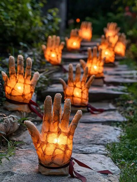 Creepy Hands Halloween Diy, Sustainable Halloween Decorations, Easy Cheap Diy Halloween Decorations, Halloween Prop Diy, Zombie Diy Decorations, Creepy Crafts Diy, Halloween Photobooth Diy, Diy Halloween Props Outdoor, Cardboard Halloween Decorations Diy