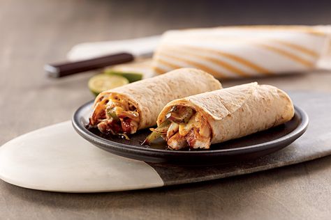 Onions, peppers and chicken breasts are grilled with BBQ sauce and loaded into tortillas with shredded cheese to make these easy summer wraps. Peppers And Chicken, Bbq Chicken Wraps, Pork Wraps, Sandwich Wrap, Chicken Wrap Recipes, Wrap Recipe, Kraft Recipes, Bbq Pork, Chicken Wraps