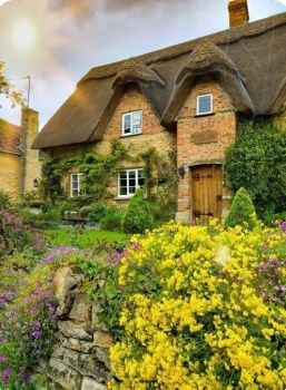 Jigsaw Puzzle | Thatched Cottage, England, UK | 70 pieces | Jigidi Victorian Treehouse, Fairy Man, Stone Cottage Homes, English Style House, Cottages England, Aesthetic Bg, Vermont Farmhouse, Magical Cottage, Casa Hobbit