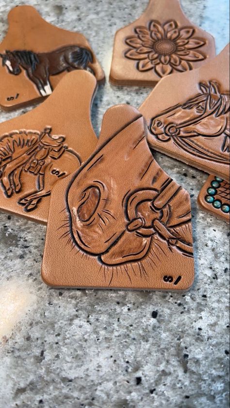 Leather Tooling Flower Patterns, Wood Burning On Leather Art, Deer Leather Tooling Pattern, Beginner Leatherworking Projects, Western Leather Projects, Leather Work Designs, Cactus Leather Tooling, Leather Work Patterns, Tooled Leather Jewelry