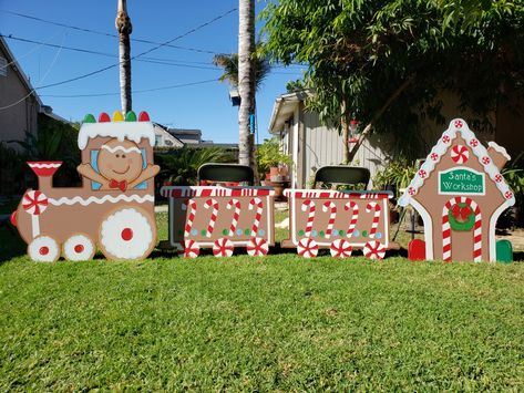 Santas Workshop Decorations School, Outdoor Christmas Display, Cardboard Christmas Train Diy, Santa’s Workshop Outdoor Decor, Santa’s Workshop Hallway Decorations, Gingerbread Village Office Decorations, Christmas Toyland, Santa’s Toy Shop Decorations, Christmas Hallway