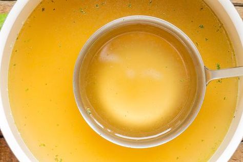 Turkey Stock Recipe, Full Liquid Diet, Turkey Chops, Dashi Broth, Stock Recipes, Turkey Broth, Bone Broth Recipe, Turkey Stock, Liquid Diet