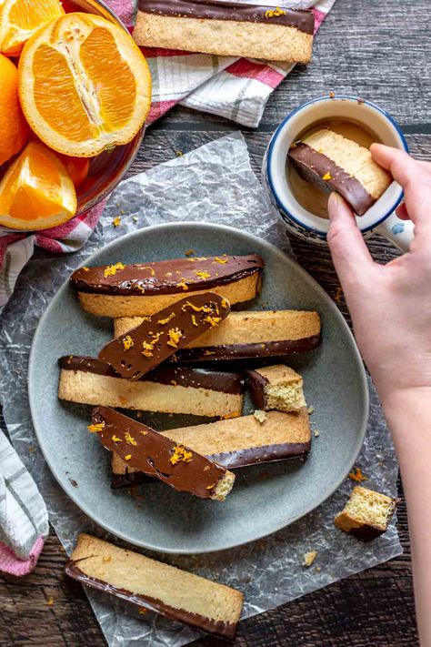 Dark Chocolate Orange Biscotti is the perfect easy crispy biscotti recipe made with real orange flavor and dipped in melted dark chocolate. Orange Biscotti Recipe, Chocolate Orange Biscotti, Classic Biscotti, Basic Dough Recipe, Orange Biscotti, Chocolate Covered Espresso Beans, Dark Chocolate Orange, Christmas Cookie Recipes, Types Of Desserts