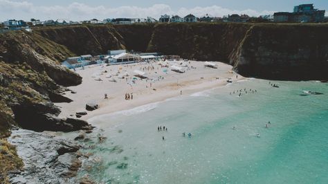 GET away from all the crowds this summer – by renting your own yurt on a private beach in Cornwall. Located on the Lusty Glaze beach are 12 bell tents, just a 10-minute walk from Newquay. The tents are a 133-step stairway away, making them secluded from the rest of the world. The bell tents […] Lusty Glaze Beach, Lusty Glaze, Luxury Yurt, Camping Cornwall, Bell Tents, Summer Staycation, Uk Beaches, Glamping Resorts, Beach Cafe