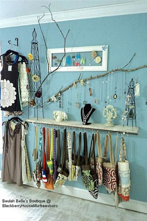 30 Closet Organization Ideas for Every Space in Your House Display Visual Merchandising, Interior Boho, Dekorasi Kamar Tidur, Organized Chaos, Craft Show Displays, Booth Display, Store Displays, Shop Display, Retail Display