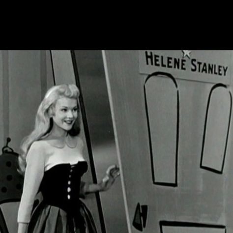 Helene Stanley, live action model for Disney's Cinderella and Sleeping Beauty. Sleeping Beauty 1959, Disney Princess Aurora, Briar Rose, Disney Sleeping Beauty, Princess Aurora, Deviant Art, Disney Dream, Classic Disney, Disney Fun