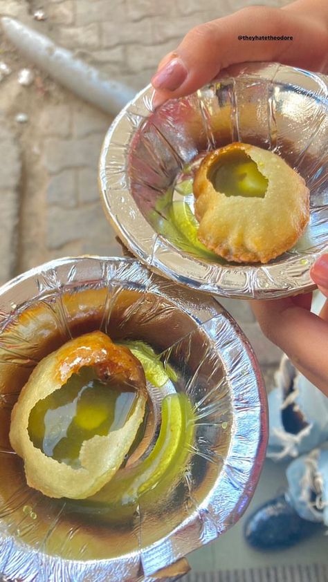 Golgappe Snapchat, Ideal Date, Variety Food, Foodie Pics, Food Art Photography, Pani Puri, Sweet Drinks, Indian Snack Recipes, Food Recepie