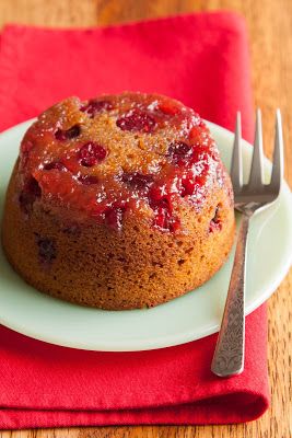 Hungry Cravings: Cranberry Gingerbread Upside Down Cakes Cake With Cranberries, Cranberry Gingerbread, Cranberry Upside Down Cake, Upside Down Cakes, Cranberry Bog, Easy Bake Oven, Winter Desserts, Gingerbread Cake, Pineapple Upside Down Cake