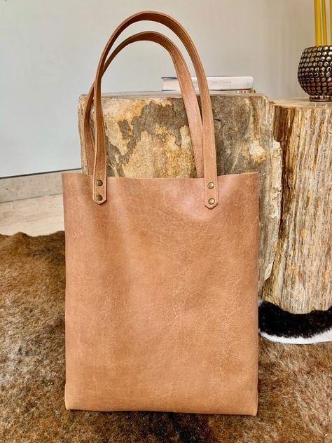 Make a Leather Tote Bag - WeAllSew Leather Tote Pattern, Leather Tote Bag Pattern, Diy Leather Tote Bag, Tote Bags Diy, Tote Bag Pattern Leather, Diy Leather Tote, 2023 Bags, Bernina 880, Color Block Tote Bag