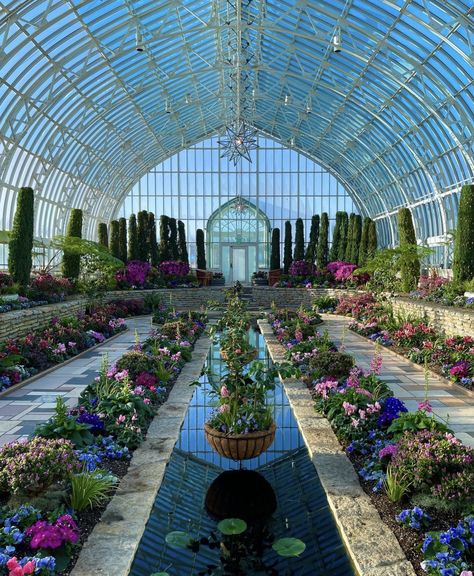 Green House Flowers, Large Home Garden, Luxury Flower Garden, Conservatory Aesthetic, Castle Greenhouse, Big Courtyard, Huge Greenhouse, Luxury Greenhouse, Mansion Garden