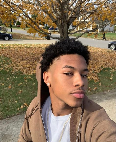 Lightskin Haircuts, Fine Males, Black Hair Cuts, Baby Boy Hairstyles, Afro Men, Light Skin Men, Black Men Haircuts, Bra Image, Black Men Hairstyles