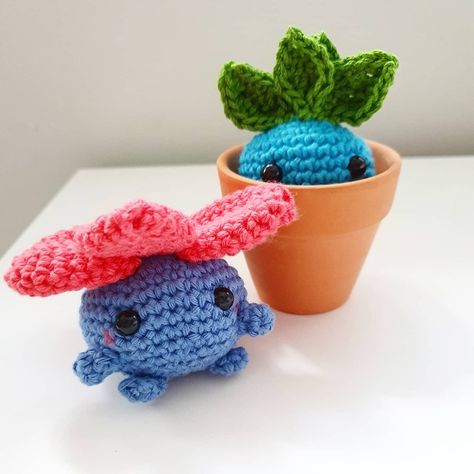 Vileplume and oddish Crochet plushies made with cotton yarn Crochet Vileplume, Crochet Oddish, Oddish Crochet, Candle Pokemon, Vileplume Pokemon, Crochet Pattern Pokemon, Oddish Pokemon, Pokémon Crochet, Pokemon Crochet Pattern