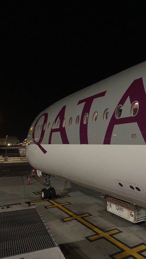 Qatar Airways Wallpaper, Qatar Airways Aesthetic, Qatar Pictures, Qatar Wallpaper, Qatar Aesthetic, Qatar Airport, Qatar Flag, Qatar Travel, Aesthetic London