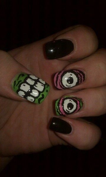 Pinterest: ssophii Creepy Nails, Zombie Nails, Monster Nails, Punk Nails, Gothic Nails, Goth Nails, Grunge Nails, Really Cute Nails, Kawaii Nails