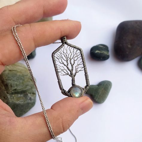 Wire Wrapped Tree Of Life Pendant, Rock Wire Wrapping, Tree Of Life Wire Wrap Tutorial, How To Wire Wrap Stones For Beginners, Wire Pendant Diy, Wire Wrapped Jewelry Beginner, Easy Wire Wrapping Stones, Tree Wire Wrap, Simple Wire Wrapped Pendant