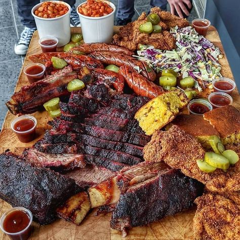 Weekend Goals! 🍻🍻🥩🍗🍖🌭🍔#getinmybelly #bbq #ribs #wings #bbqrub #bbqrubs #bbqsauce #pitmaster #pitmasters #pelletgrill #barrelsmoker #carnivore #meat #pork #steak #bbqribs #grilling #fatboyallnaturalbbq #weekendvibes! Barbecue Platter, Bbq Beef Ribs, Bbq Platter, Pork Chicken, Meat Platter, Grazing Table, Party Food Platters, Chicken Meat, Food Goals