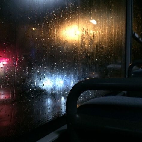 Rainy Bus Window, Bus Window Aesthetic, Night Bus Aesthetic, Rain Night Aesthetic, Bus Aesthetics, Bus At Night, Bus Aesthetic, Rain Window, Rain Night