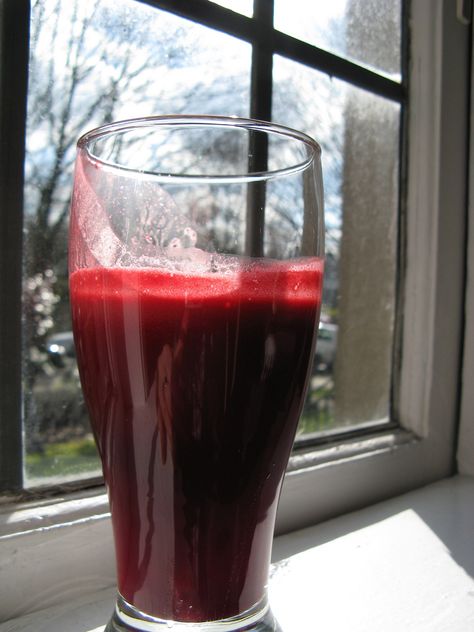 European Cutie ♥: russian beet juice smoothie energizing drink ♥ Jus Anggur, Power Lunch, Air Kelapa, Beet Juice, Russian Style, Flavored Drinks, Infused Water, Smoothie Drinks, Juicer