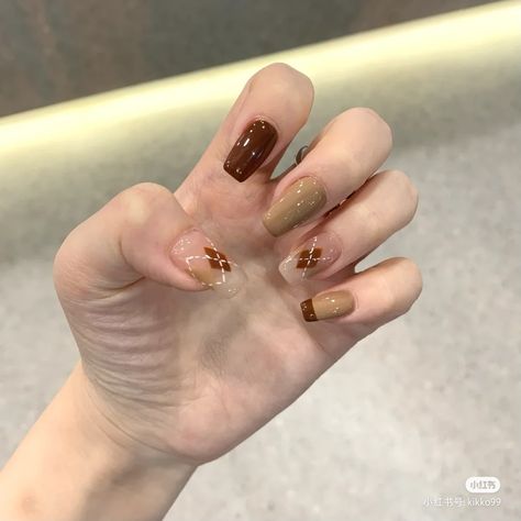 Aesthetic Brown Nails, Nails Douyin, Sassy Nails, Aesthetic Brown, Casual Nails, Beauty Parlor, Brown Nails, Heart Nails, Cool Nail Designs