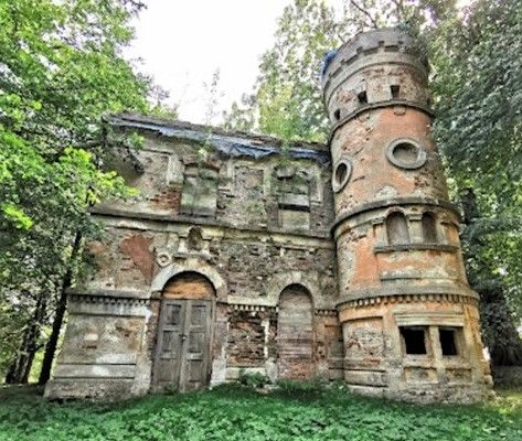 49°59'21.7"N 22°35'34.1"E Cieszacin Wielki, Poland Urbex Abandoned Dwór z ok. 1905 roku Urbex Exploring, Abandoned Russian Buildings, Pripyat Before, Magical Beings, Abandoned Chateau France, Ukraine Buildings Destroyed, Landscape Nature, Poland, Palace