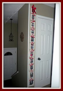 Just Being Frugal, Darling!: Hanging Santa Pictures Santa Picture Display Ideas, Christmas Photo Display, Santa Pics, Christmas Parade Floats, Santa Claus Pictures, Outdoor Christmas Diy, Christmas Picture Frames, Christmas Card Display, Christmas Photo Frame