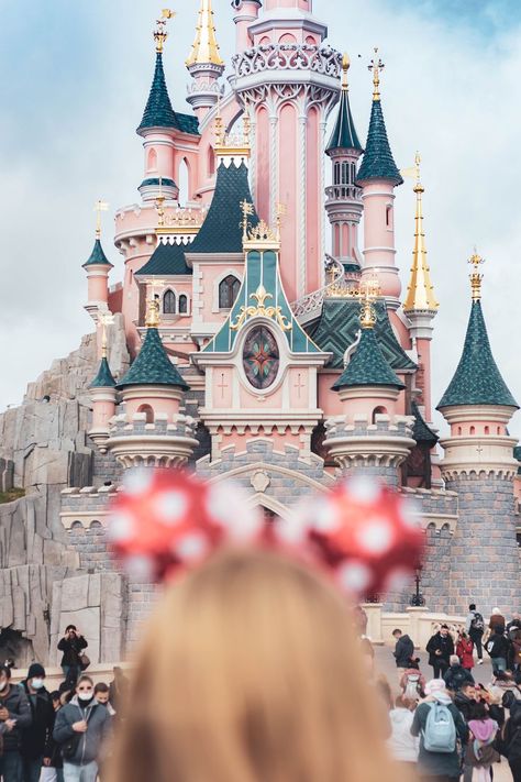 Tokyo Disneyland Aesthetic, Hongkong Aesthetic, Paris France Disneyland, Paris Aesthetic Disneyland, Hk Disneyland Photography, Disneyland Hongkong Aesthetic, Hong Kong Travel Photography, Disneyland Paris Guide, Disney Hong Kong