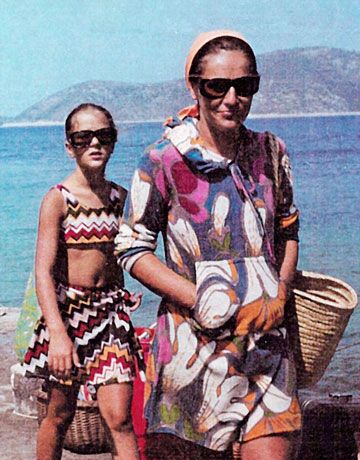 Vintage Missoni Family Photo Vintage Clothes Patterns, Diana Vreeland, Sixties Fashion, Style Inspiration Summer, Next Clothes, Fashion People, Vintage Branding, Harper's Bazaar, Coastal Style