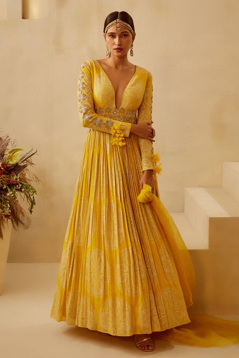 Buy Bhumika Sharma Yellow Georgette Floral Printed Anarkali Set Online | Aza Fashions Diwali Suit, Floor Length Dresses Indian, Floor Piano, Bhumika Sharma, Haldi Outfits, Yellow Circle, Gaun Fashion, Circle Print, Traditional Indian Outfits