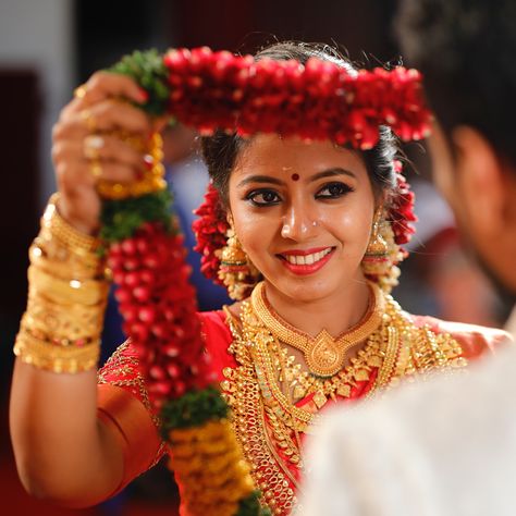 Brides Of Kerala on Instagram: “Bride: Sangeetha Photography-whitemox wedding , Make up - lafemme thrissur, Outfit- ANN clothing…” Wedding Kerala, Marriage Poses, Indian Wedding Pictures, Indian Wedding Poses, Kerala Wedding Photography, Marriage Photography, Indian Wedding Photography Couples, Bridal Photography Poses, Indian Wedding Couple Photography